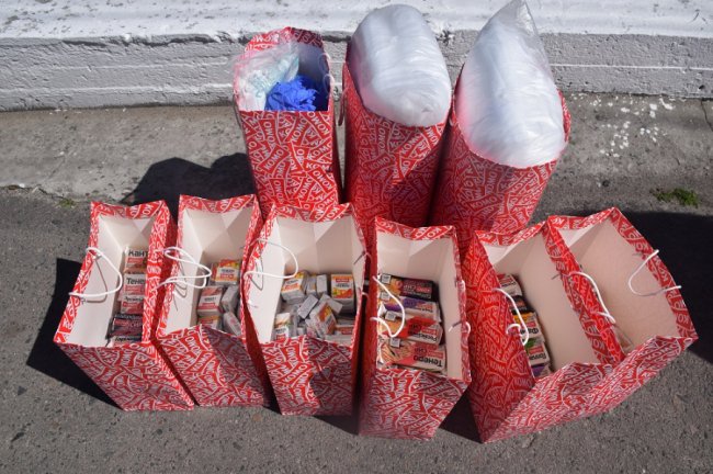 Медикам – халати, а пацієнтам – сири ТМ «КОМО»: як ПрАТ «Дубномолоко» підтримує земляків. ФОТО*