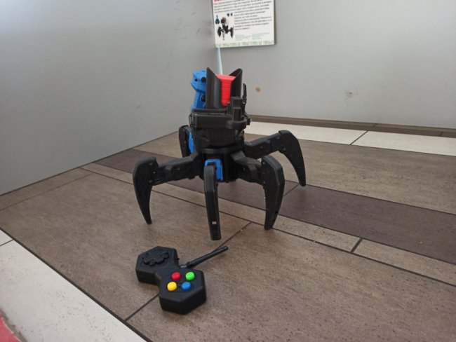 До кінця березня в «ПортCity» працюватиме виставка «Місто роботів»*