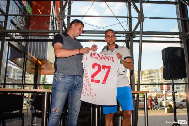 Лучан знайомили з новими гравцями «Волині». ФОТО