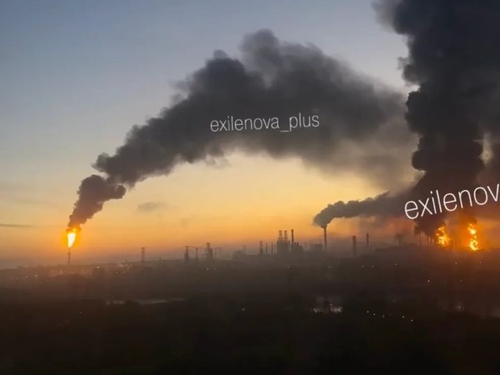 Пошкоджені НПЗ та багатоквартирні будинки: у Москві та області заявили про «наймасованішу атаку» безпілотників