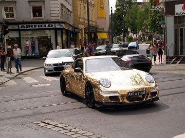 Австрієць зробив Porsche зі скотчу та фольги. ФОТО
