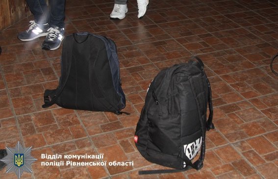 Волинянин «забув» у рівненському кафе гранату. ФОТО