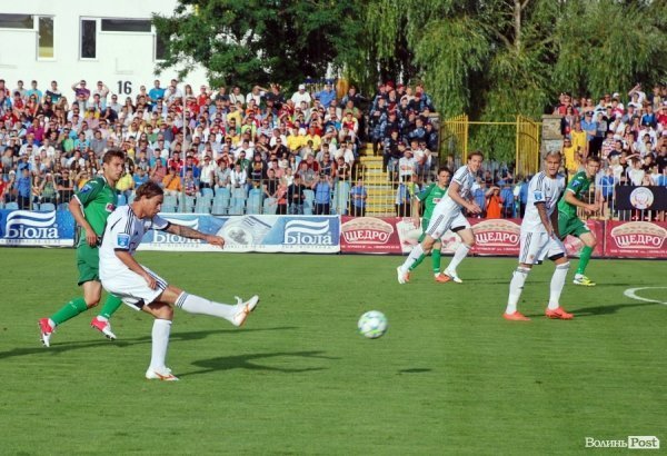 «Волинь» - «Карпати»:  історія однієї нічиєї в фото