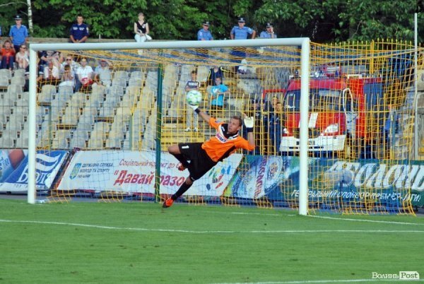 «Волинь» - «Карпати»:  історія однієї нічиєї в фото