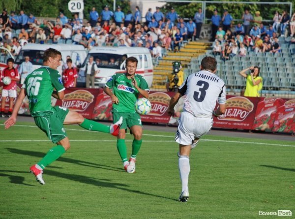 «Волинь» - «Карпати»:  історія однієї нічиєї в фото