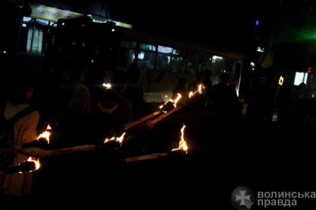 Смолоскипний хід у центрі Луцька. ФОТО