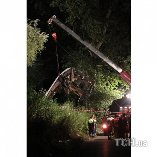 Смертельна аварія автобуса в Італії. ФОТО. ВІДЕО