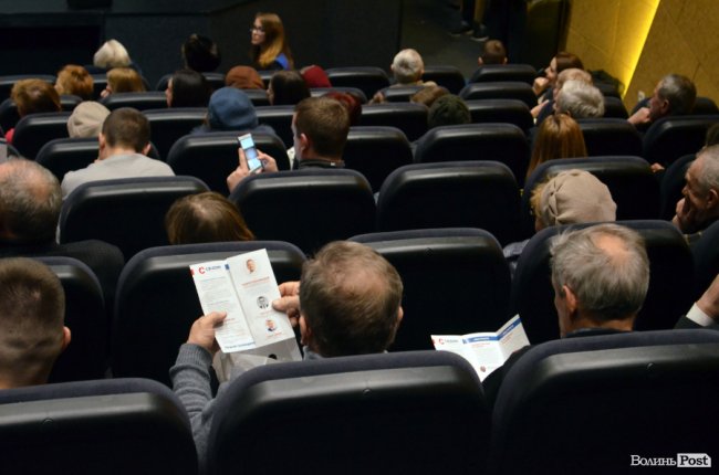 Андрій Покровський і команда Руху «СВІДОМІ» розповіли лучанам, як залучити бюджетні кошти на ініціативи