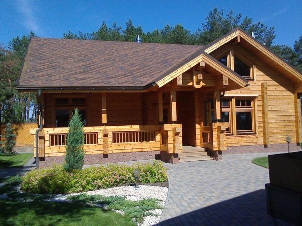 «Правий сектор» знайшов маєтки Симоненка на Світязі. ФОТО