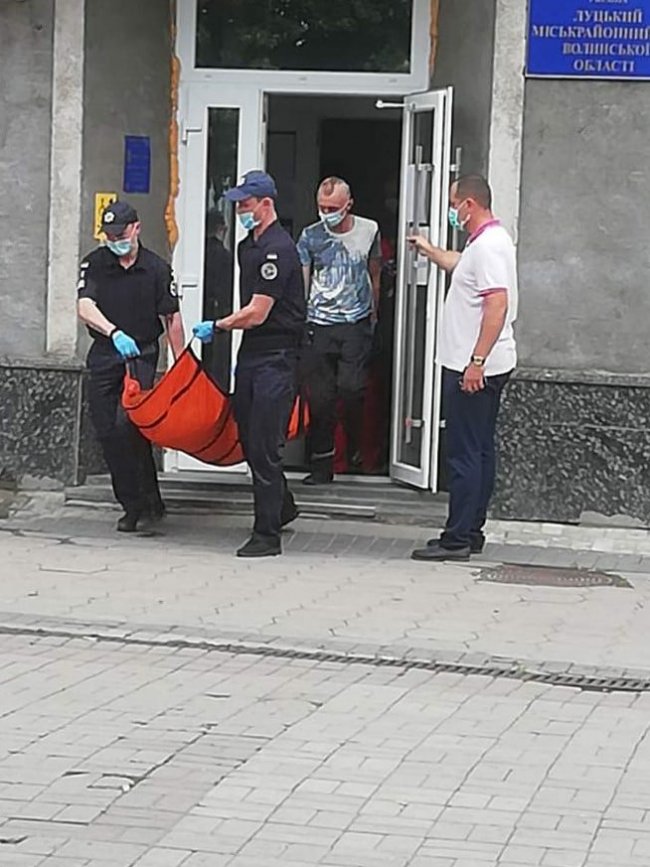 Під час судового засідання у Луцьку жінку забрала «швидка»