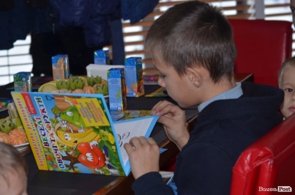 Луцький меценат Андрій Покровський влаштував різдвяне свято для соціально  незахищених діток