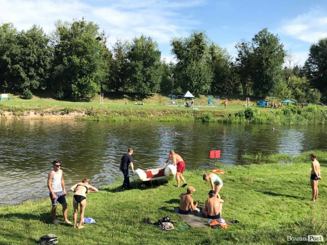 На «Бандерштаті» облаштували спеціальну зону для купання. ФОТО