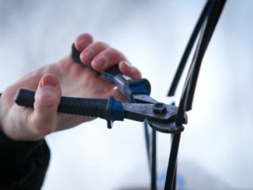 Двоє волинян викрали на підприємстві мідний кабель