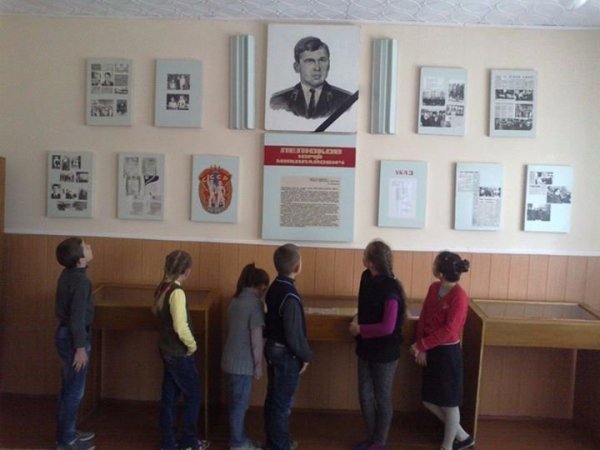 В Іваничах вшанували вчительський подвиг, ціною в життя. ФОТО