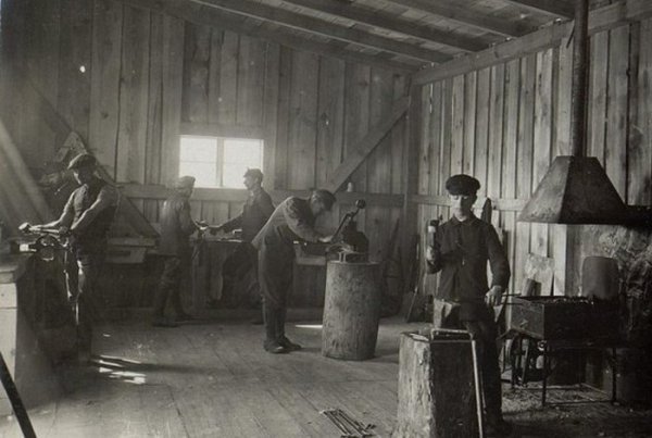 Як одягалися волиняни сто років тому. ФОТО