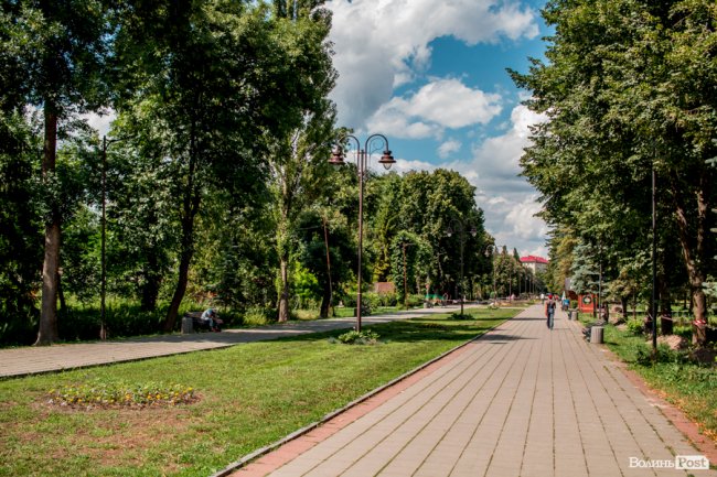 Літо у луцькому парку. ФОТО