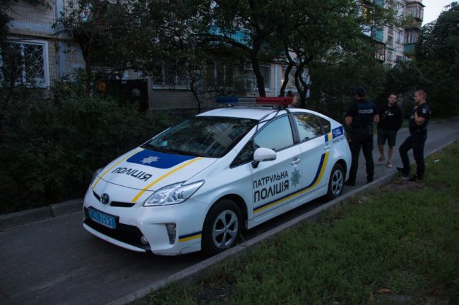 Лежав близько двох тижнів: у захаращеній квартирі виявили тіло чоловіка