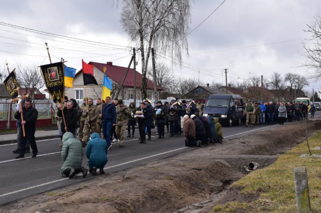 Волинь попрощалася із загиблим воїном. ФОТО