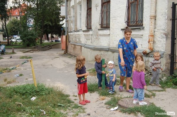 Мешканці вулиці Горького у Луцьку категорично проти її реконструкції. ФОТО