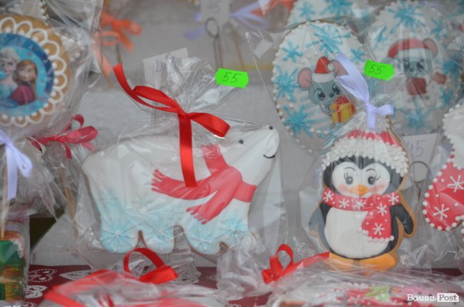 Від і до: що і за скільки пропонують купити на різдвяному ярмарку в центрі Луцька. ФОТО