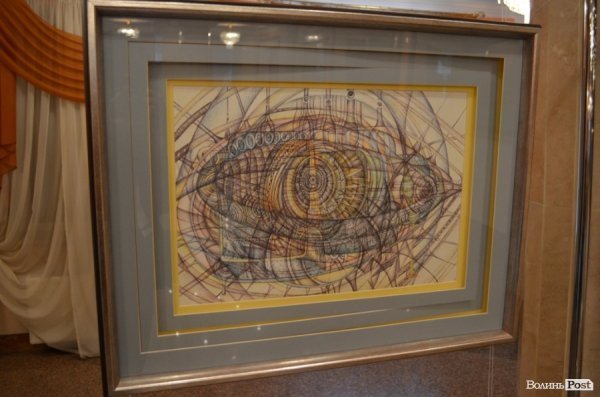 У Луцьку відкрилася виставка картин, які можна «читати» руками. ФОТО