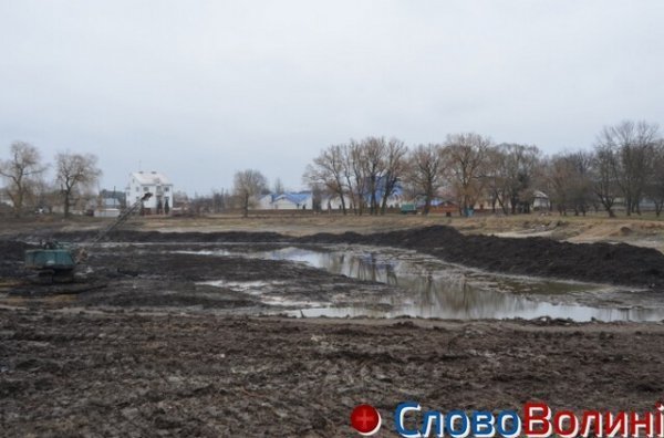 Чистка Теремнівських ставків у Луцьку «стоїть». ФОТО