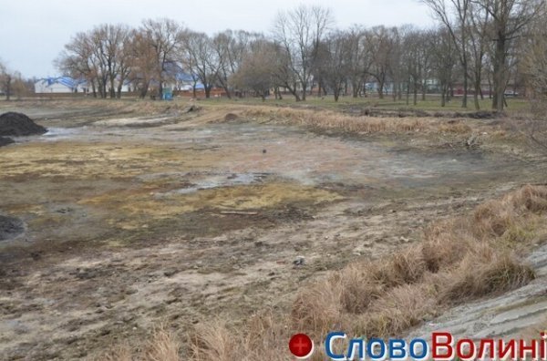 Чистка Теремнівських ставків у Луцьку «стоїть». ФОТО