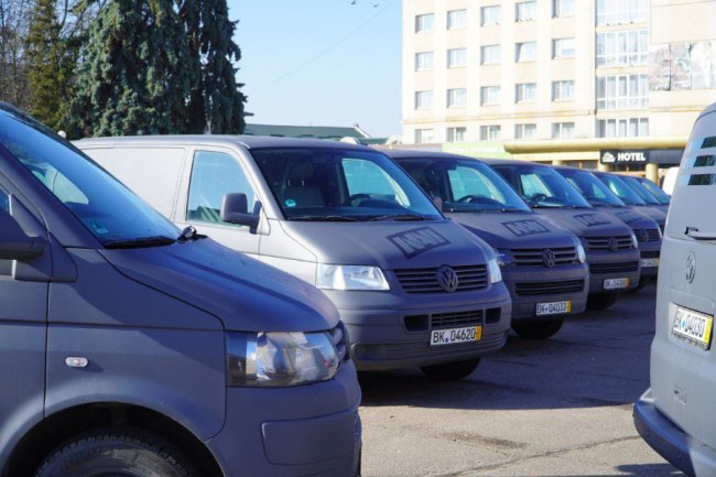 На Волині передали 37 авто для ЗСУ