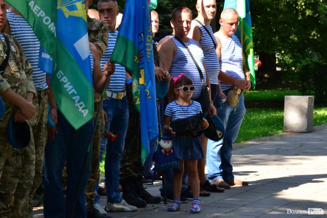 «Ніхто крім нас». У Луцьку святкують День десантника