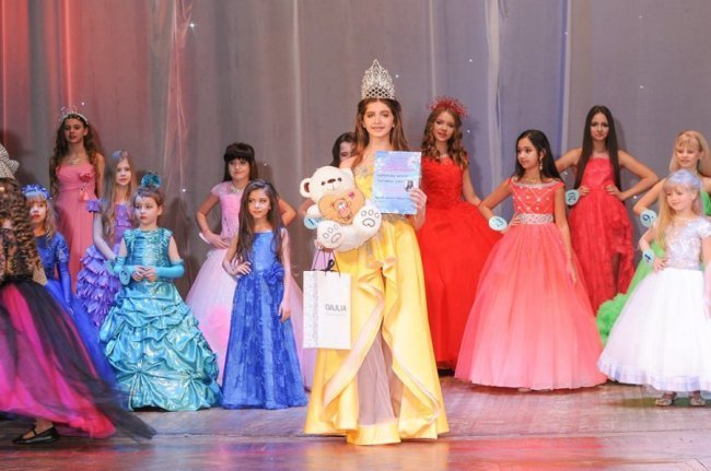 Лучанку визнали «Королевою краси України»