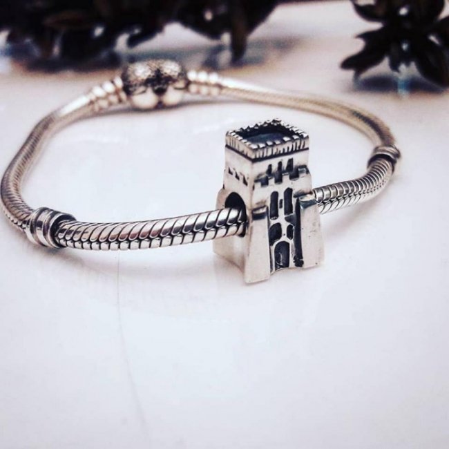 У Луцьку виготовили унікальну медаль із замком Любарта. ФОТО