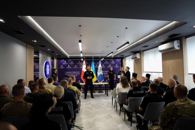 Захищають на фронті і в тилу: на Волині з нагоди професійного свята відзначили поліцейських