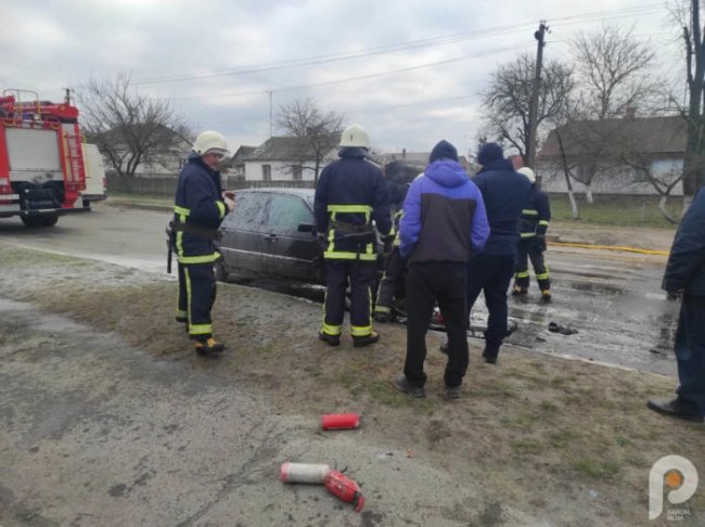 На Волині на ходу спалахнув Volkswagen. ФОТО