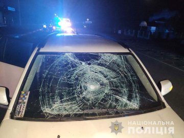 На трасі «Доманове-Ковель-Чернівці-Тереблече» авто збило п'яну велосипедистку. ФОТО