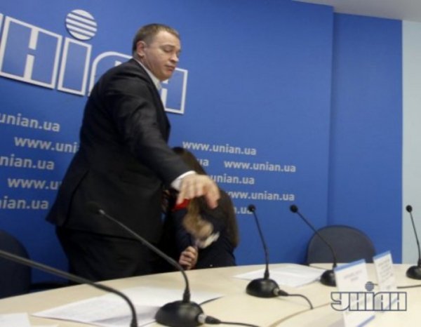 У Колесніченка кинули екскрементами. ФОТО