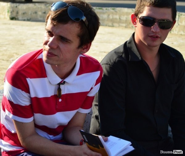 Молодь Луцька захищала мову - поезією в рупор. ФОТО