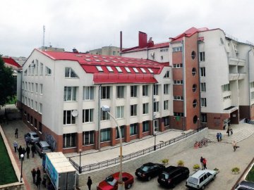 «Спочатку було боляче навіть лежати»: студентка Лесиного вишу розповіла, як переносить коронавірус