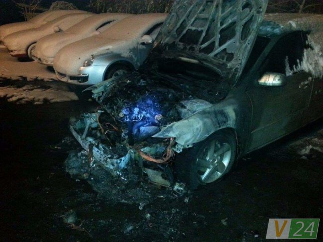 У Луцьку вночі згоріла Mazda