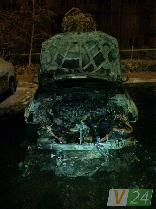 У Луцьку вночі згоріла Mazda