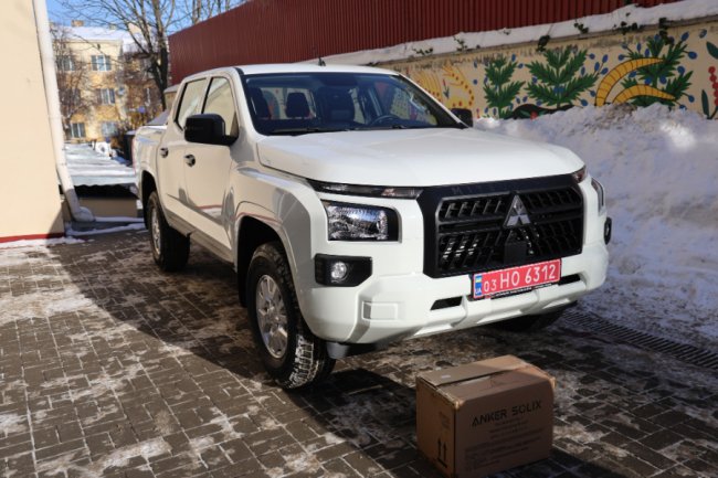 Луцька громада передала воїнам позашляховик. ФОТО