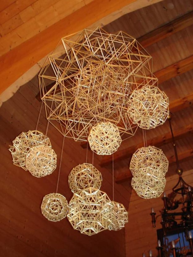 Волинянка 15 років присвятила плетінню виробів з соломи 