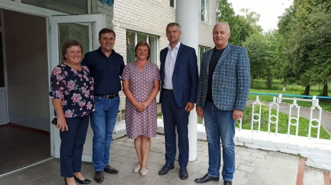 У волинській школі виготовляють унікальні картини з цвяхів та ниток. ФОТО