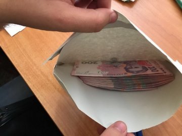Директор волинського державного підприємства вимагав хабар у розмірі 70 тисяч гривень