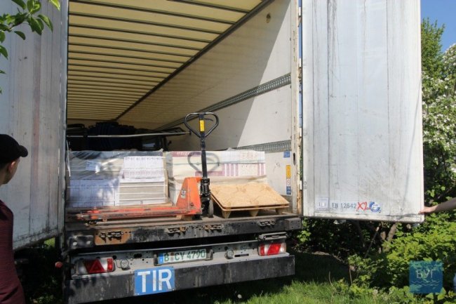 Німецькі меценати передали до Володимира три вантажівки «гуманітарки»