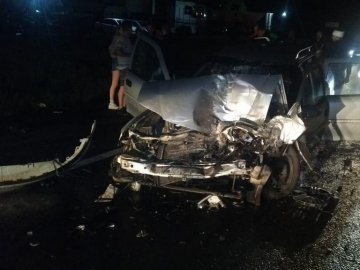 Постраждали двоє людей: повідомили деталі аварії, в якій зіткнулися легковик та автобус на Волині