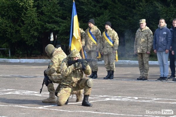 Волинські призовники поїхали на службу. ФОТО
