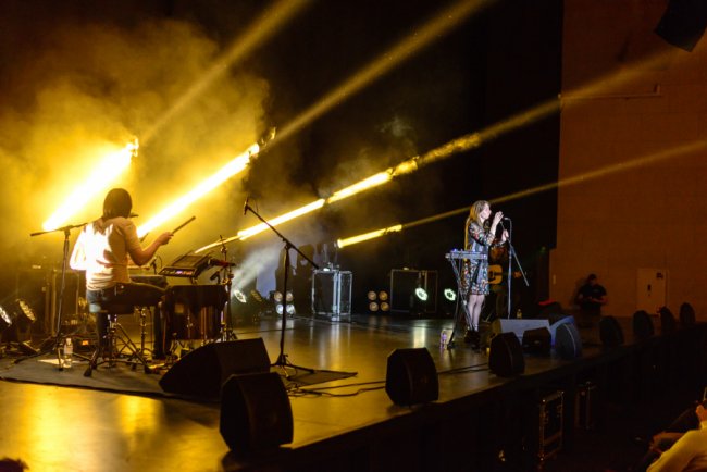 Душевно і «для своїх»: у луцькому «Промені» виступив гурт «Один в каное». ФОТО