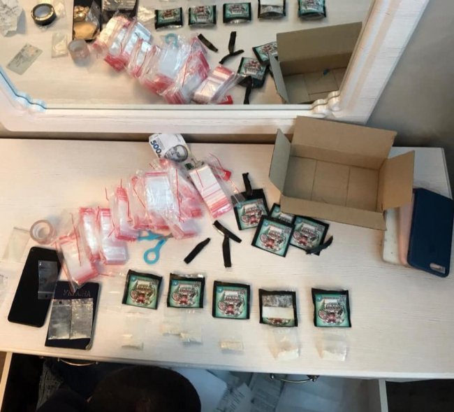 Волинські правоохоронці викрили «закладчика». ФОТО. ВІДЕО