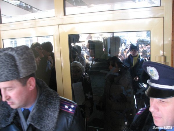 У Луцьку - пікет міліції. ФОТО. ВІДЕО