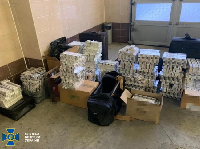 Масштабна контрабанда золота і валюти працівниками посольства України на «Ягодині»: деталі справи 